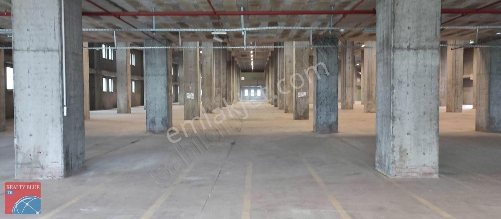 Sancaktepe De 6200 M², 8 Adet Yükleme Rampalı Depo