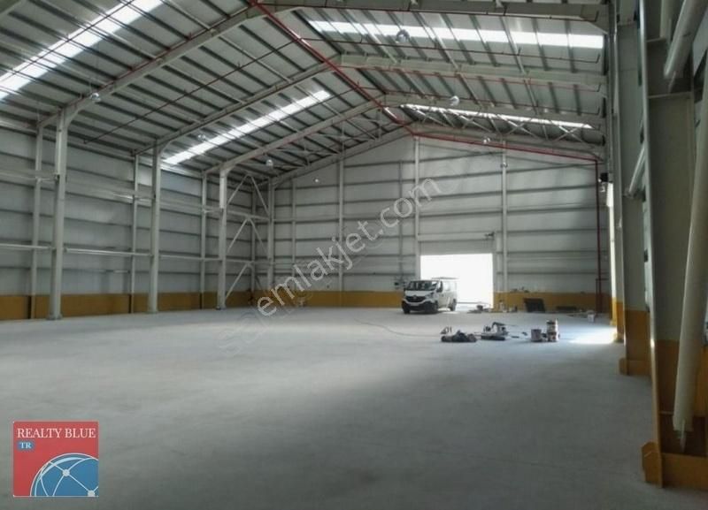 Ataşehir Kiralık 1500m2 H.12 Ana Cadde Üzerinde Reklam Değeri Yü