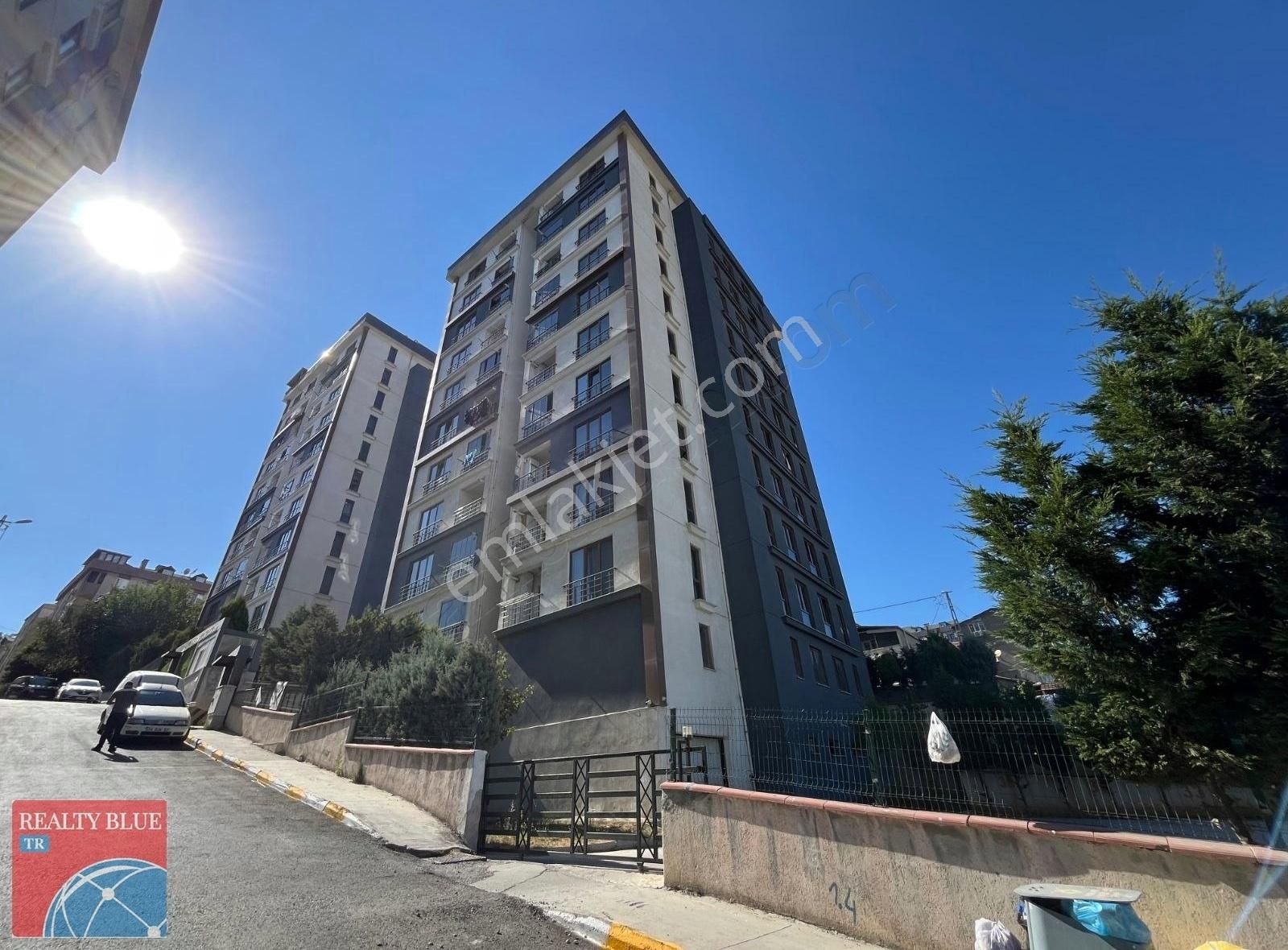 Pendik Kavakpınar Omega 112 Sitesi Satılık 2+1 Arakat Daire