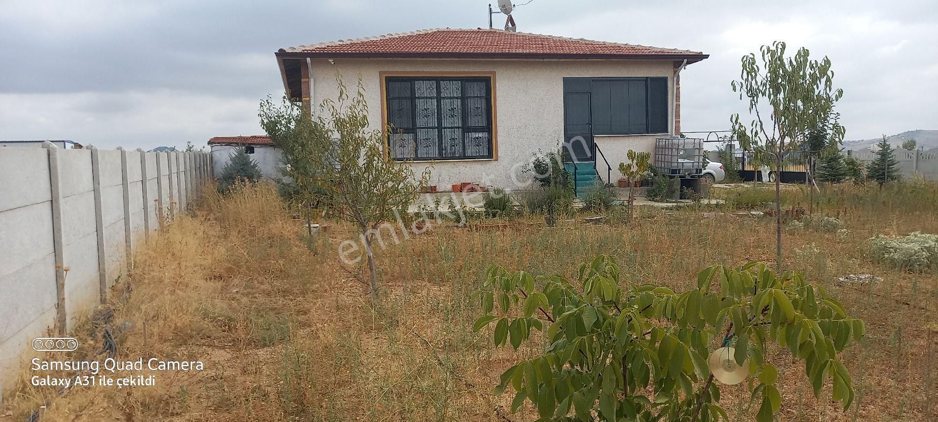 Afyonkarahisar Çıkrıkta Köşe Konumlu Bahçeli Müstakil Ev - Görsel 6