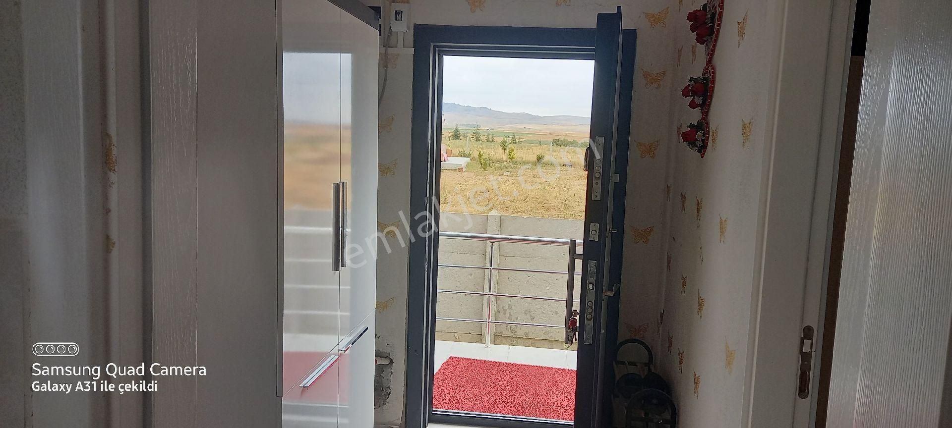 Afyonkarahisar Çıkrıkta Köşe Konumlu Bahçeli Müstakil Ev - Görsel 15