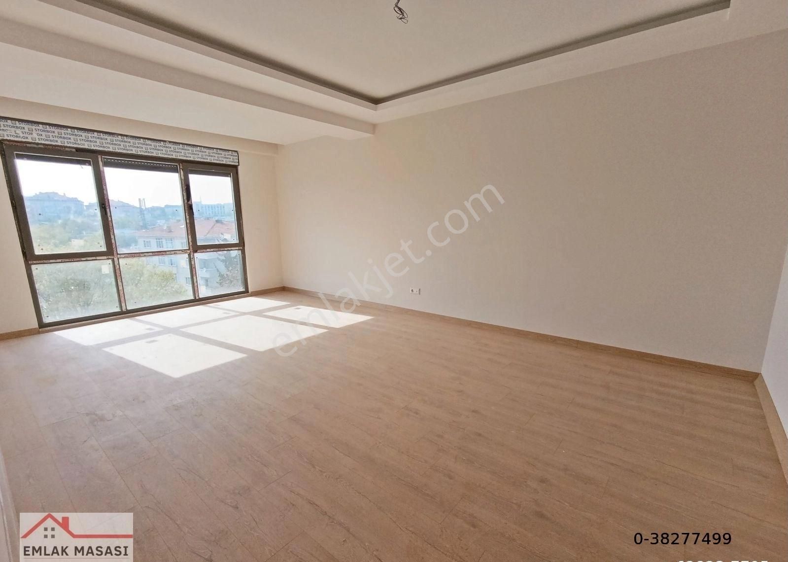 Çengelköy Rasathanede Sıfır Binada 90 M2 Net 2+1 Balkonlu Daire Emlak Masası