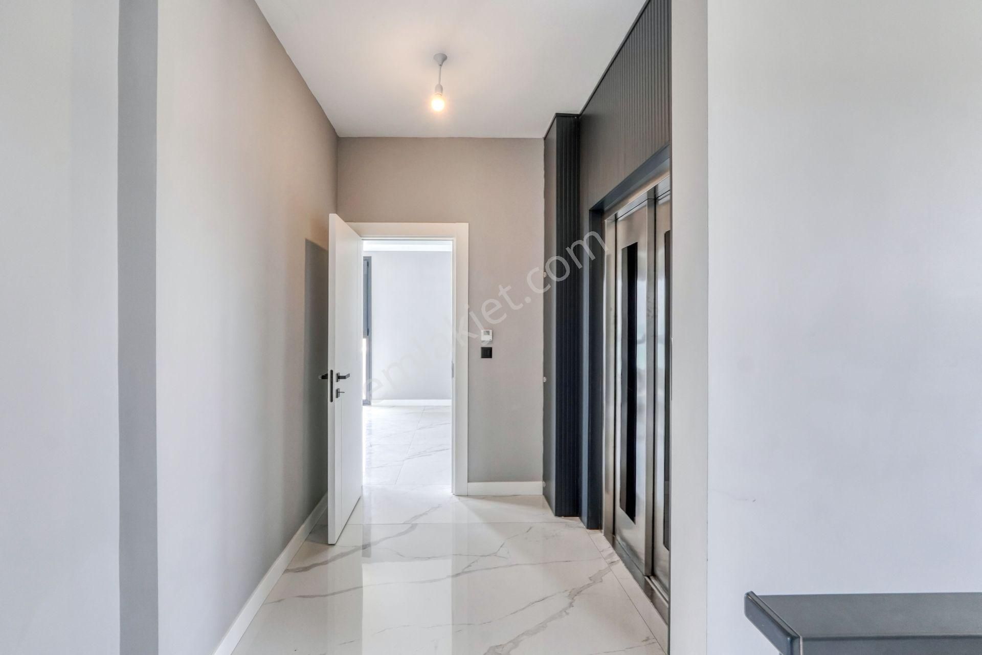 Satılık 6+2 Lüks Villa 365 M² Kapalı Alan / 315 M² Arsa Payı - Görsel 19