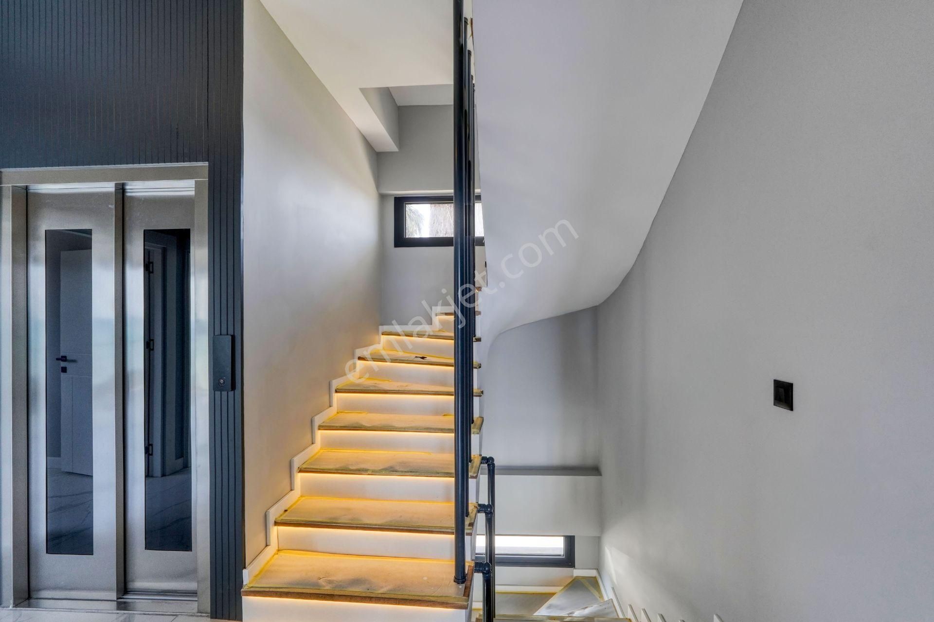 Satılık 6+2 Lüks Villa 365 M² Kapalı Alan / 315 M² Arsa Payı - Görsel 16