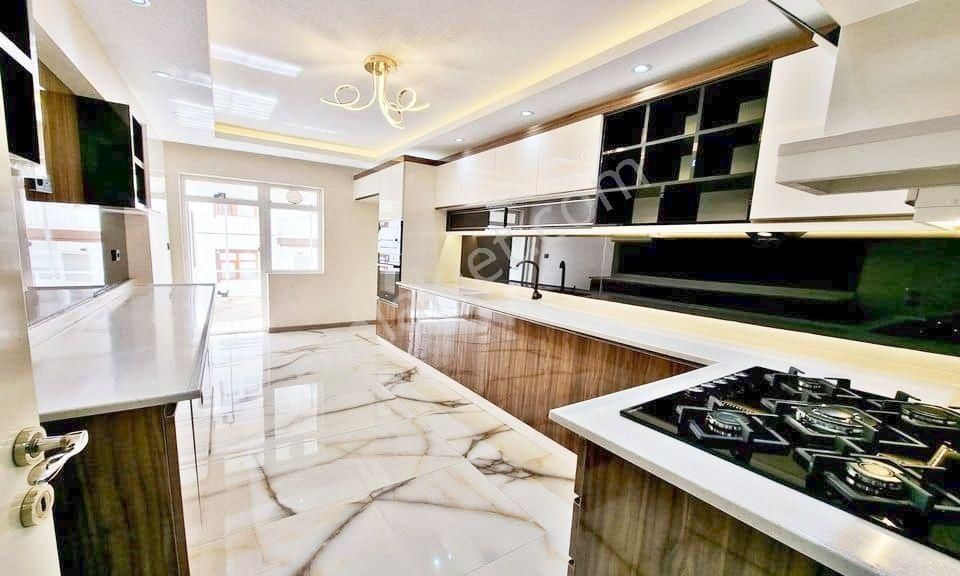 Nur Yapı'dan Yatırım Fırsatı ! 600 Bin Peşinatla Acil Satılık !!