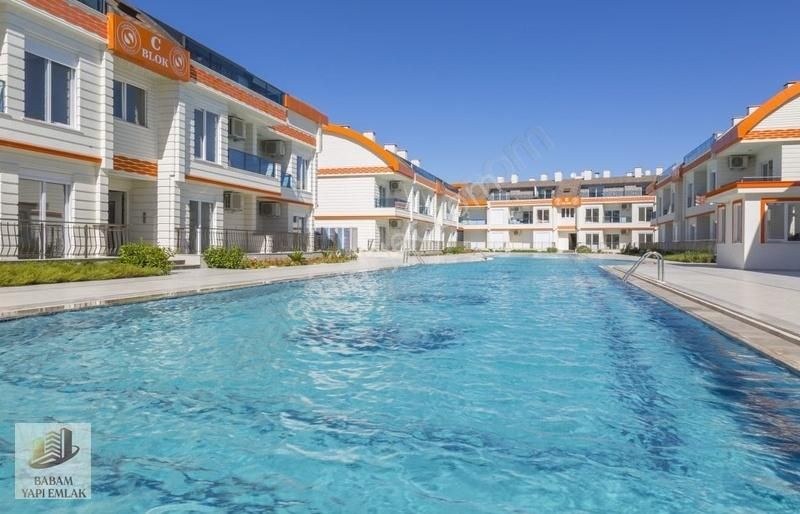 Denize 300m* Antalya Oteller Bölgesinde Modern Havuzlu 1+1 Daire