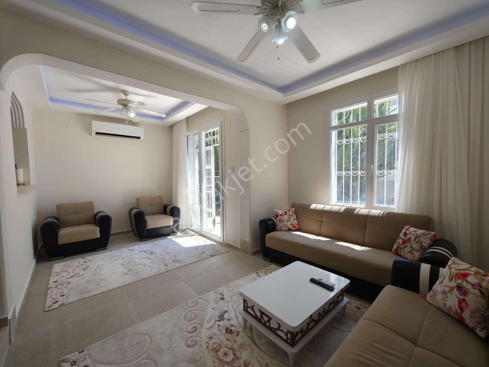 Kuşadası Kadınlar Denizi Satılık 3+1 Bakımlı Dublex Villa - Görsel 14