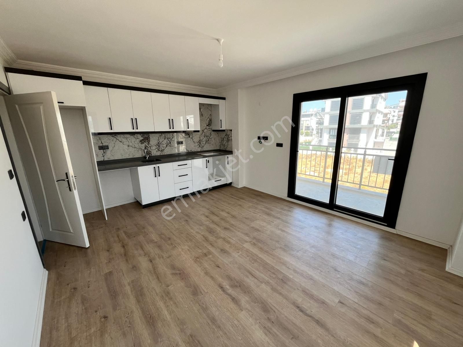 Didim Efeler Merkez'de 2+1 Asansörlü Ön Cephe Daire - Görsel 10