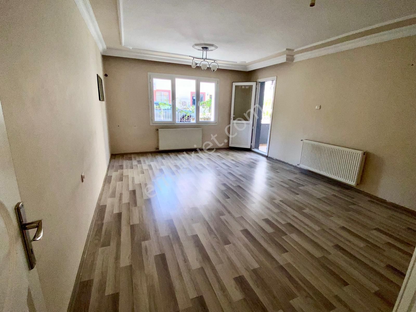 Arga'dan Buca Hasanağa Bahçesi Yakını Arakat 3 +1 Kiralık Daire.