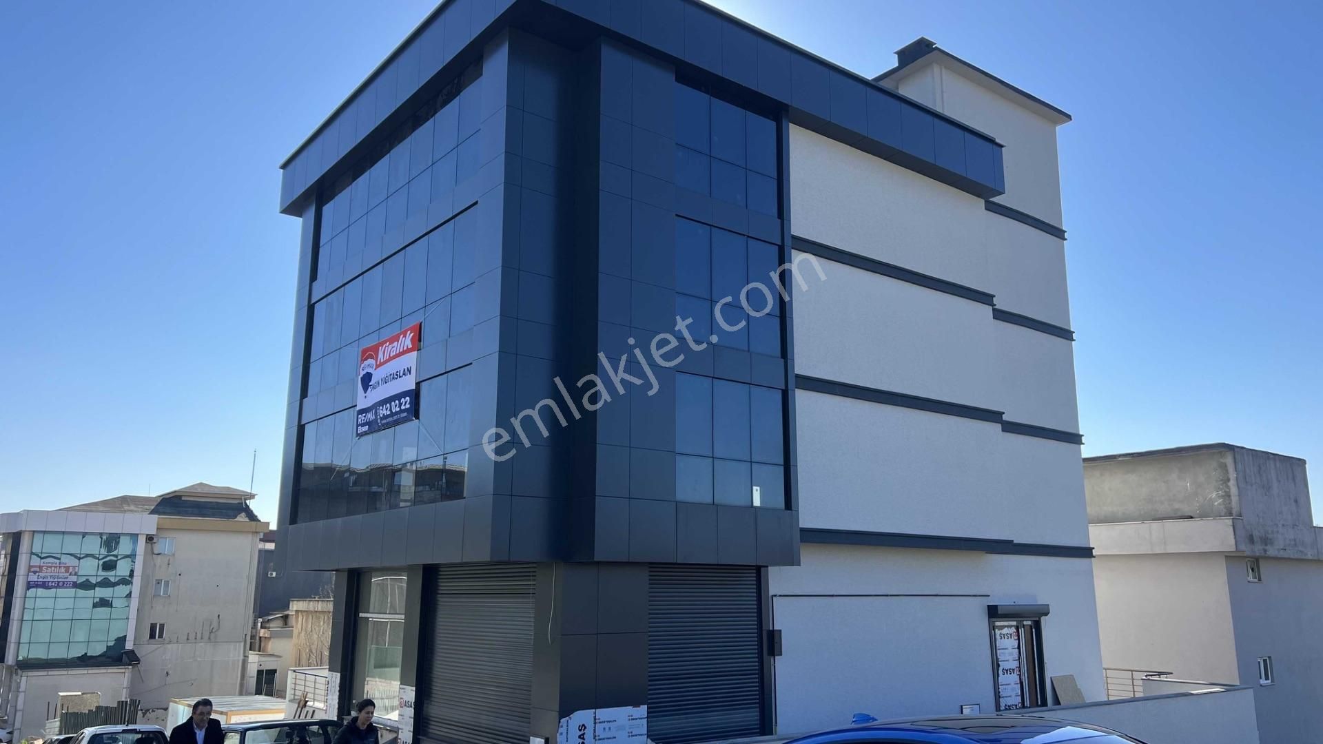 Ümraniye Modokoya Yakın Kiralık Komple Yenı Bina Kdv Avantajlı
