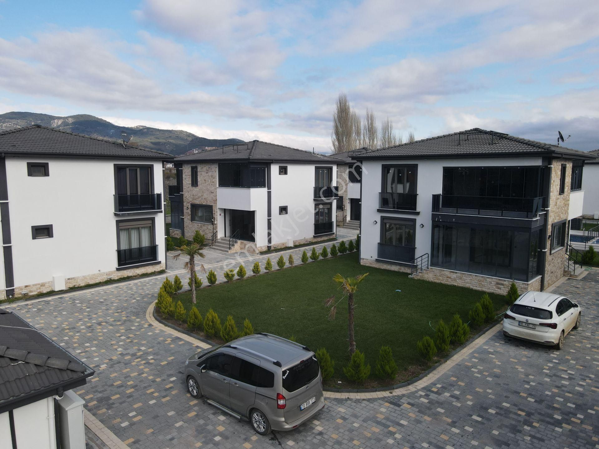 Irmaksudan Edremit Te Tasarım Harikası Satılık 4+1villa - Görsel 24