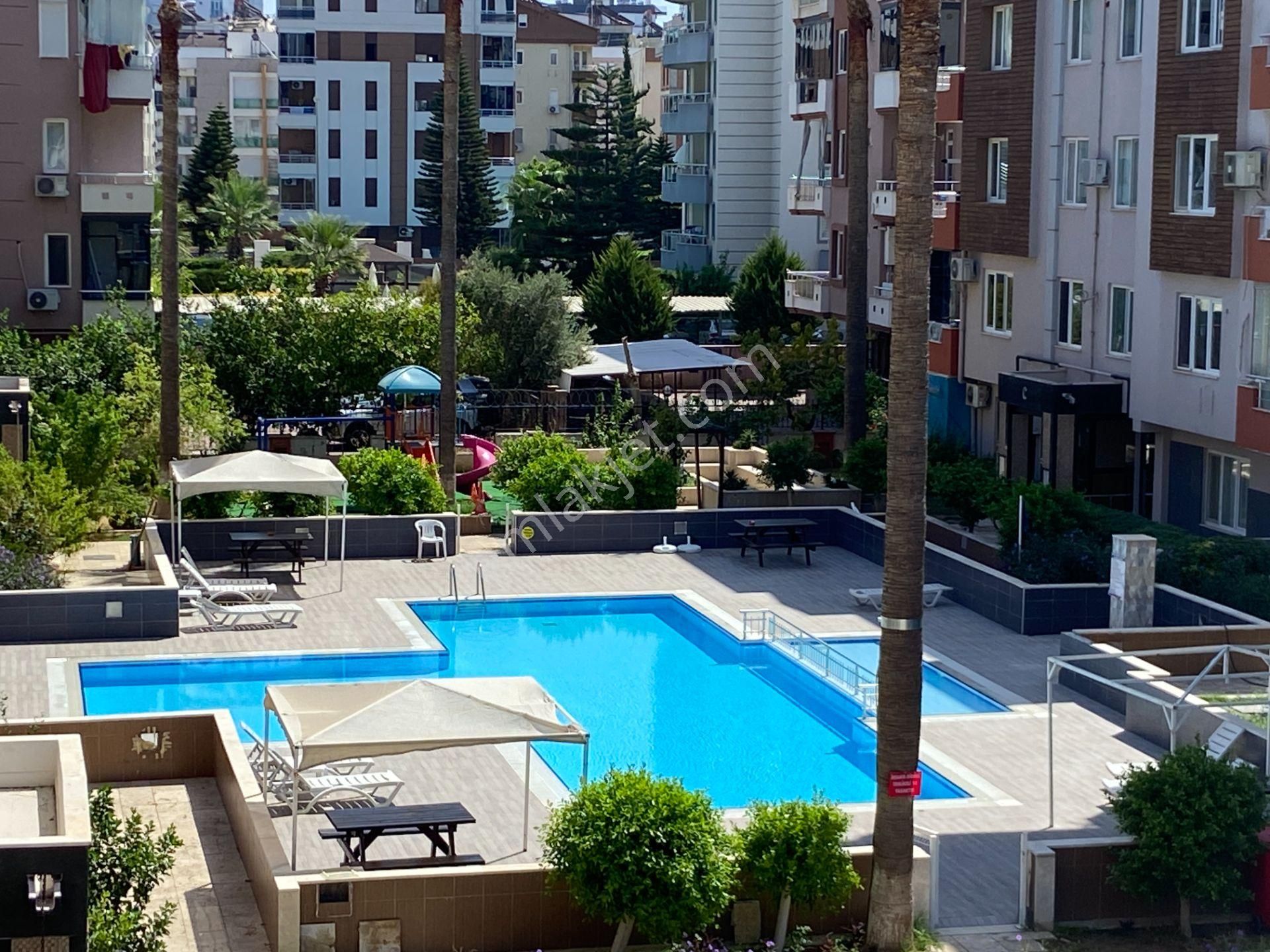Site İçi, Güvenlikli, Havuzlu, İçi Yapılı Arakat
