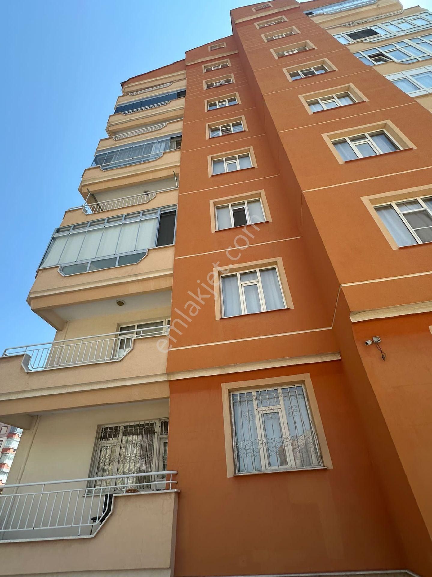 Konya Karatay Fetih Mahallesi 3+1 Yatırıma Uygun Ara Kat Site İçerisinde