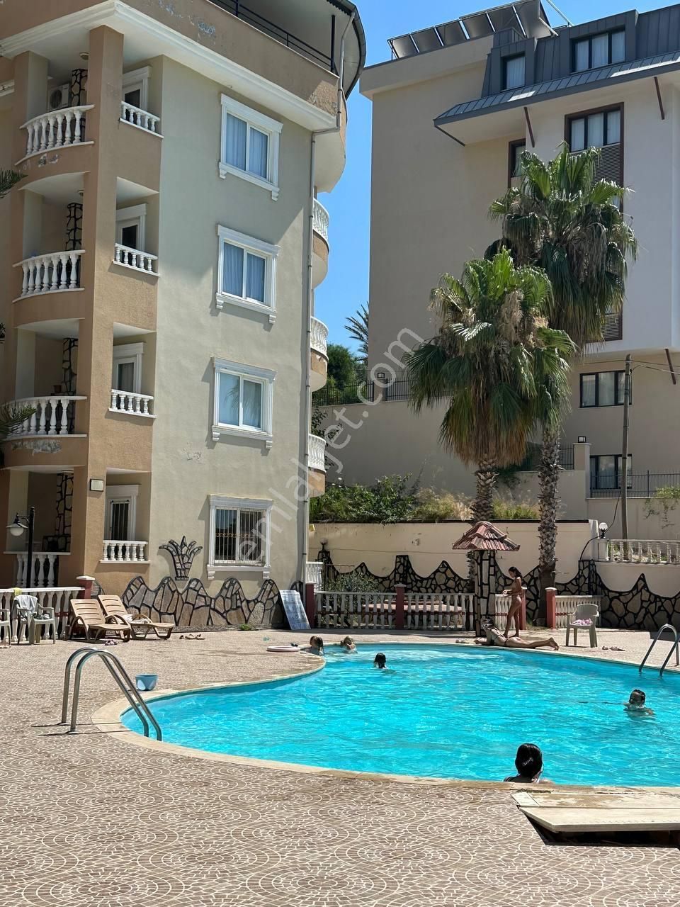 Alanya Demirtaş Da Sitede Eşyalı Satılık 3+2 Dupleks Daire