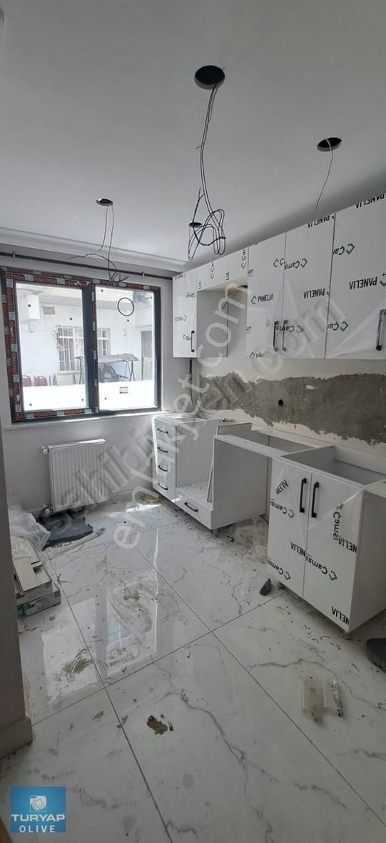 Hürriyette Tranvayın Dibinde 2+1 Satılık Daire