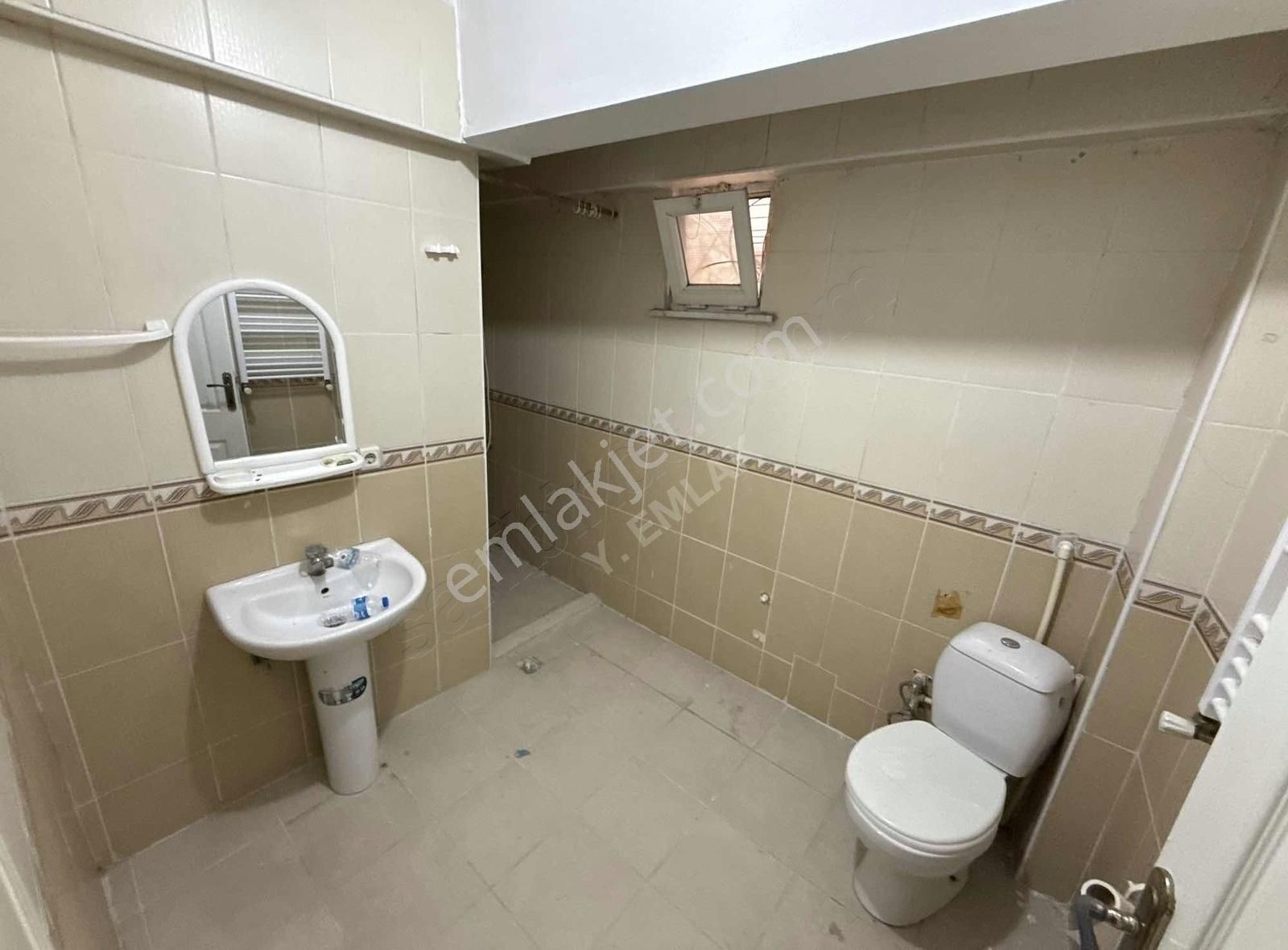Dörtyol Meydanda Yeni Binada Bekarada Uygun Kiralık Daire