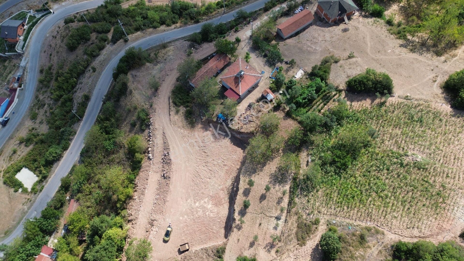 Emlakçe G Y M'den Geyve Akıncılar Kadirlerde Satılık Arsa