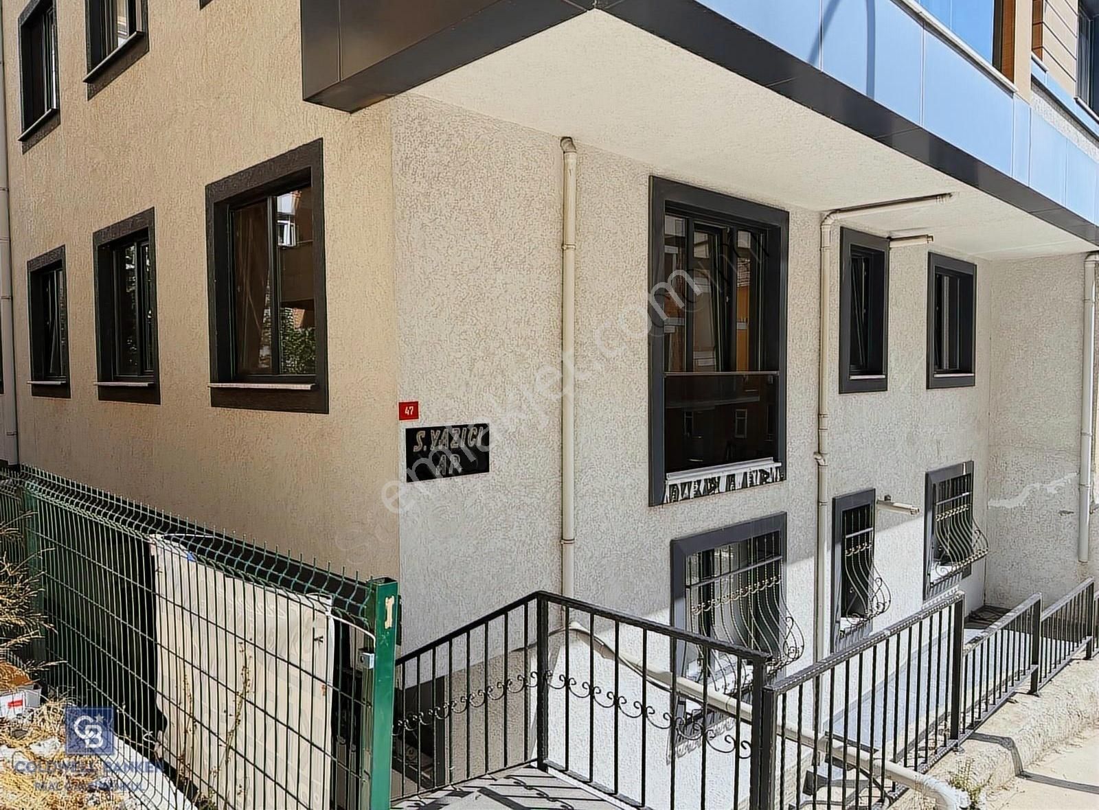 Ümraniye Tepeüstünde Temiz 2+1 Kiralık Daire