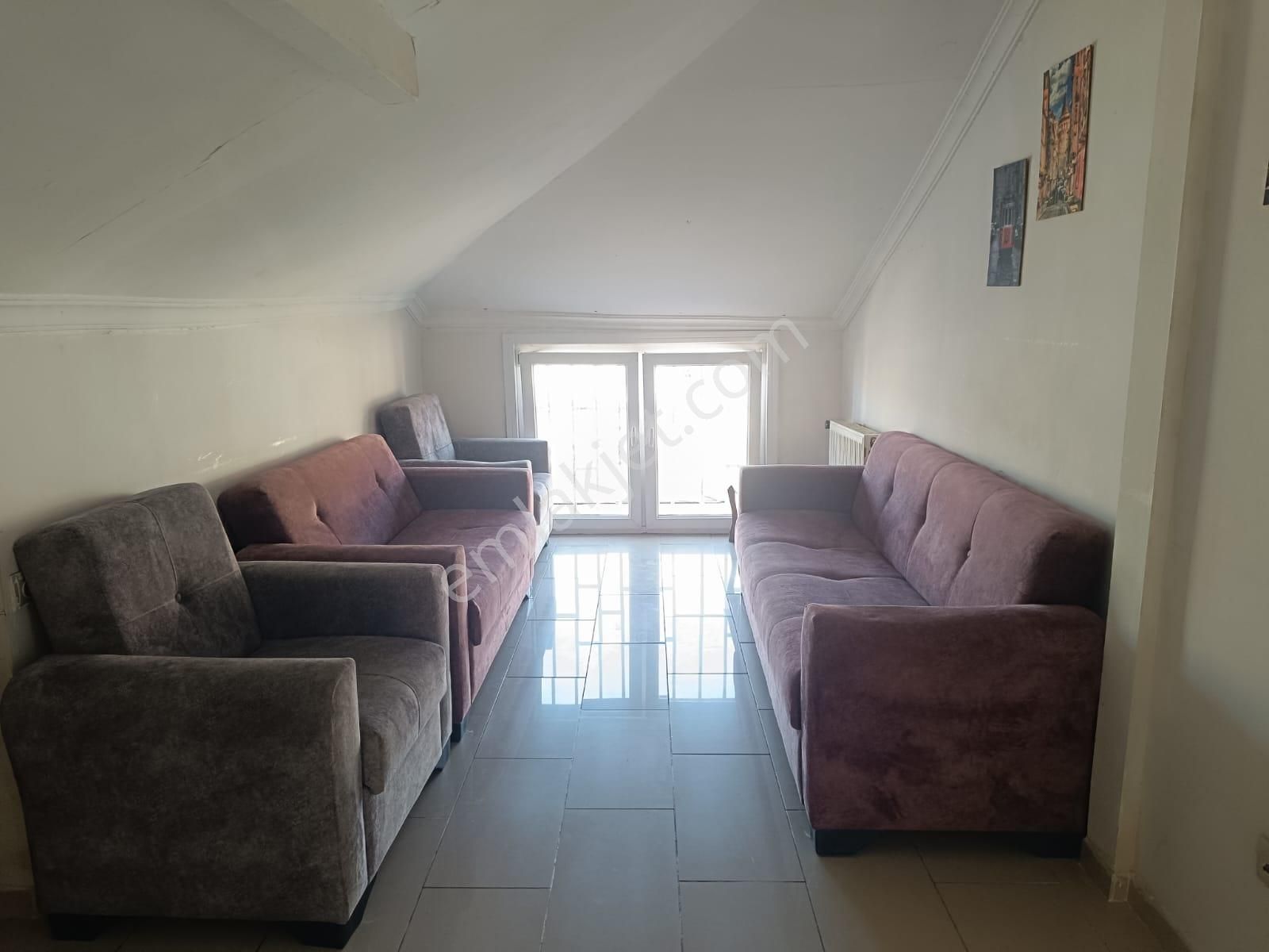 Yağmur Emlaktan Avcılar Denizköşkler Mah. Kiralık 1+1 Çatıkatı Daire.