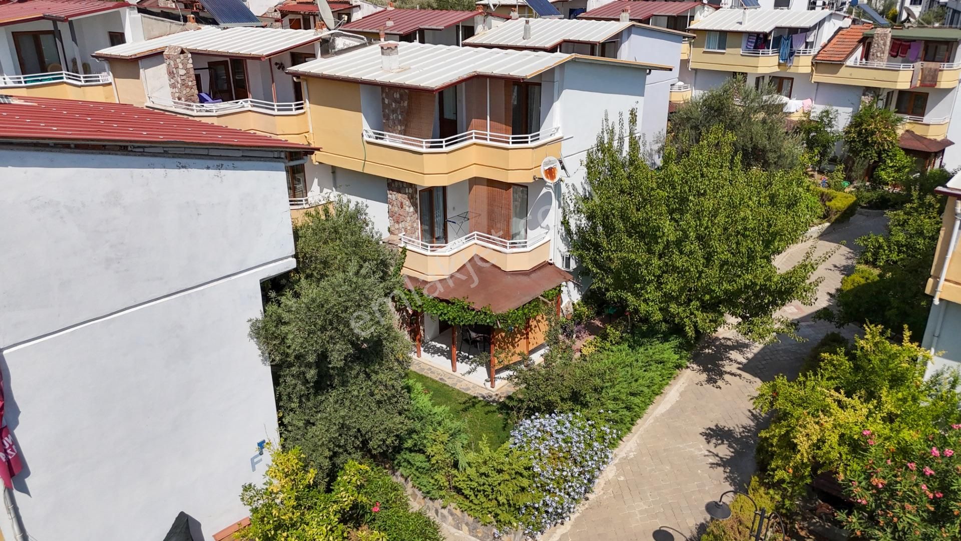 Çanakkale Ayvacık Mıhlı Mah Satılık Site İçinde 4+1 Köşe Villa