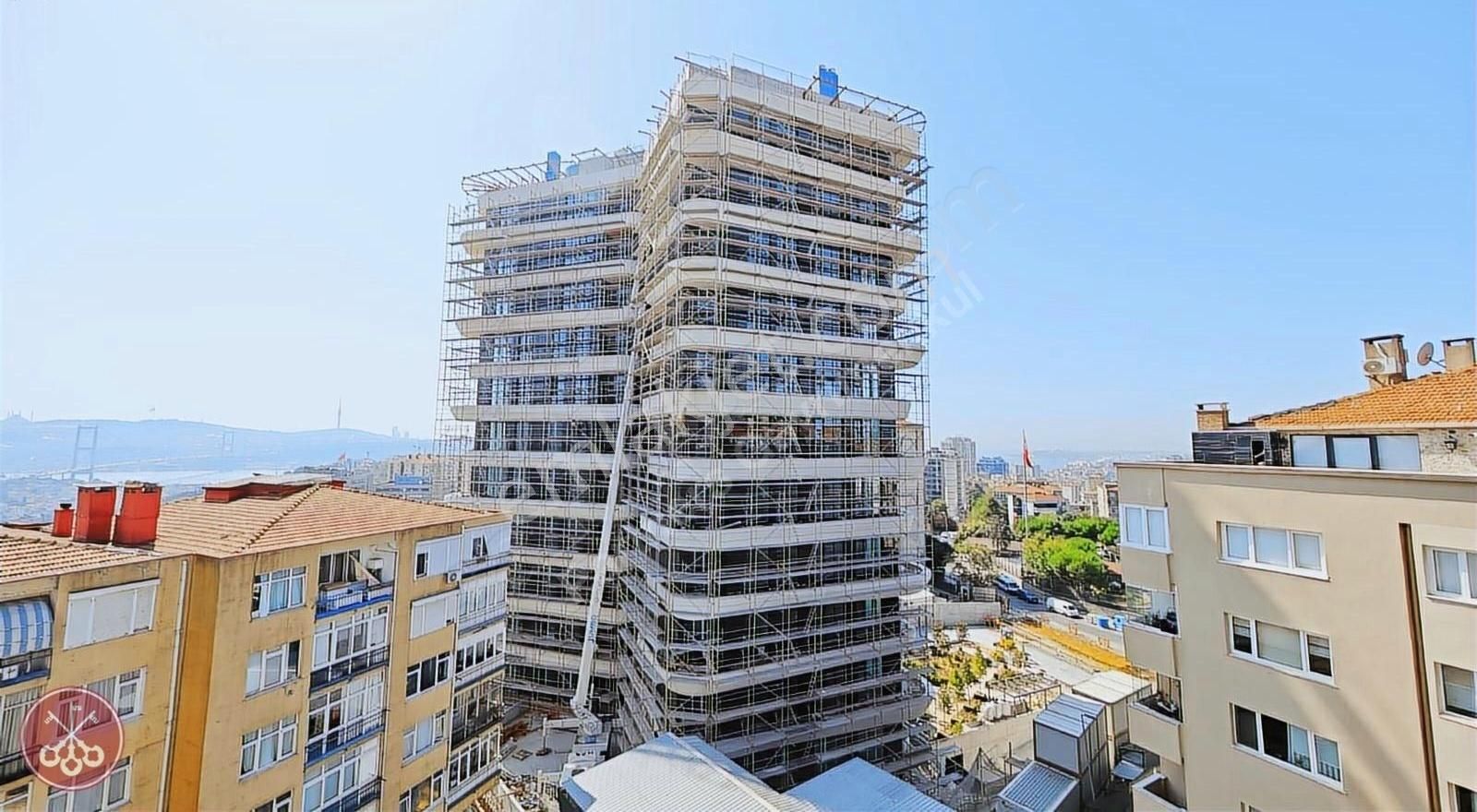 Gayrettepe Barbaros Bulvarına Paralel, Manzaralı 3+1 Daire