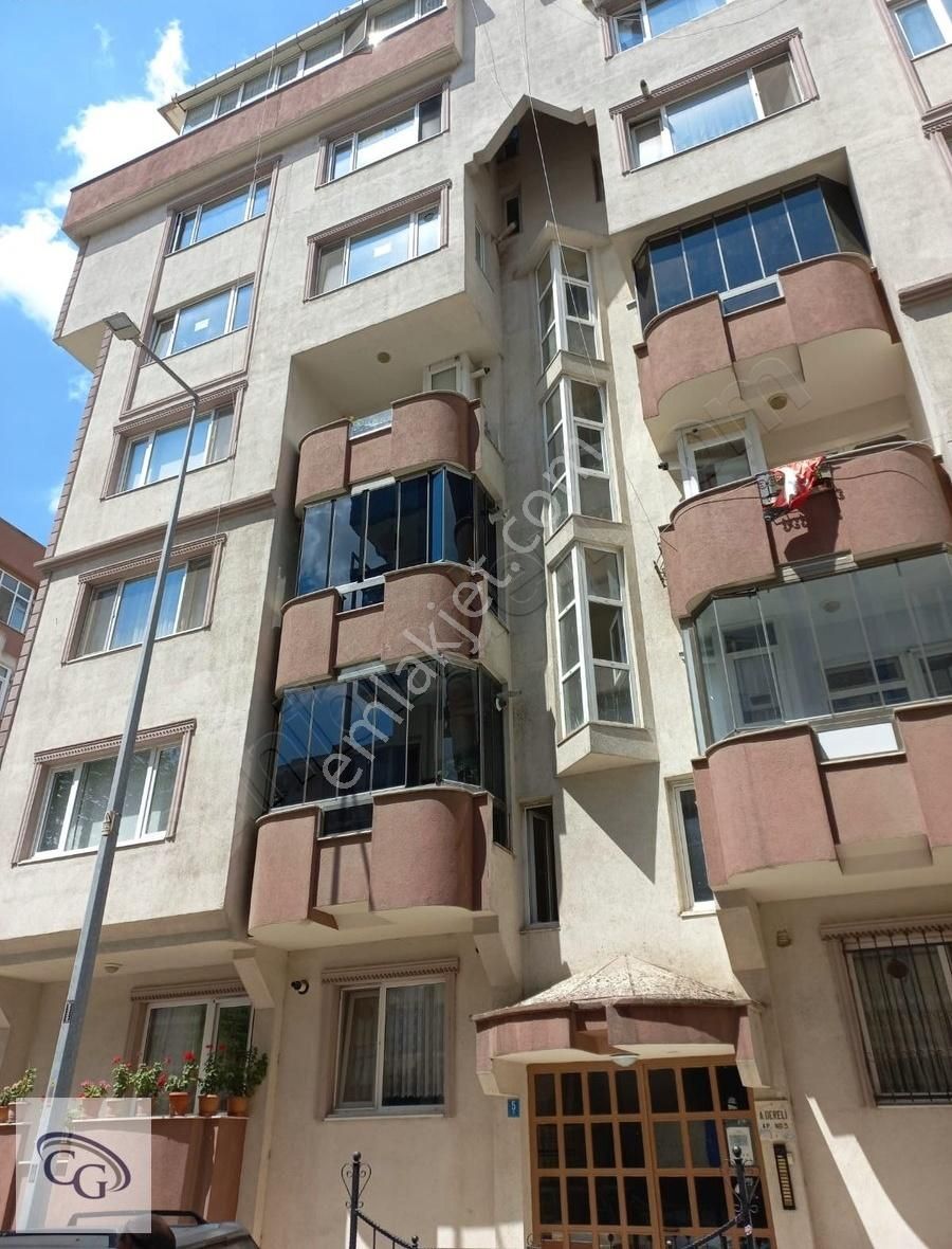 Kazimiye Mah. Bahçelievler'de Kiralık 3+1 Boş Daire