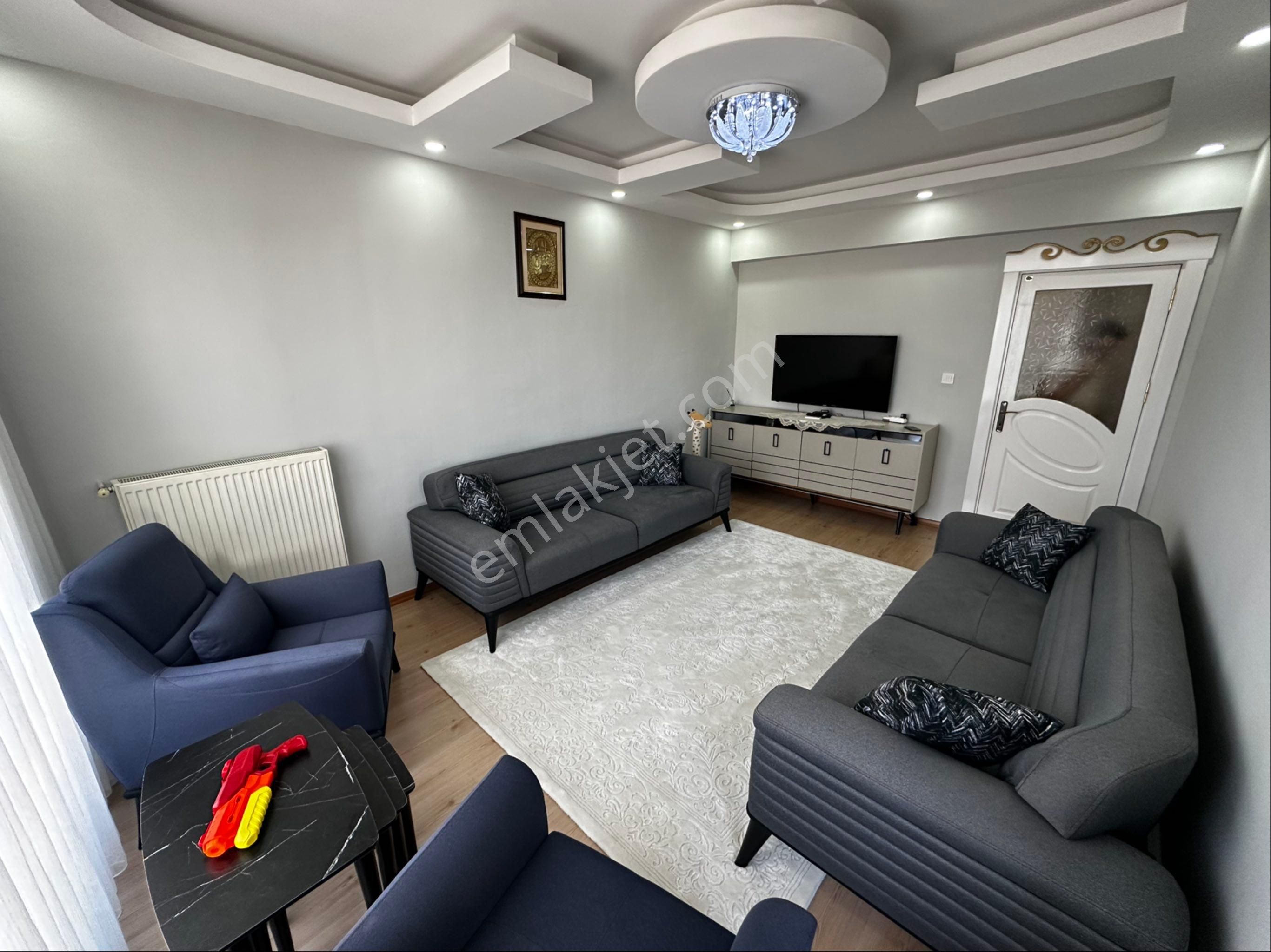 Cadde Üzeri Satılık Geniş Masrafsız 2+1 Daire
