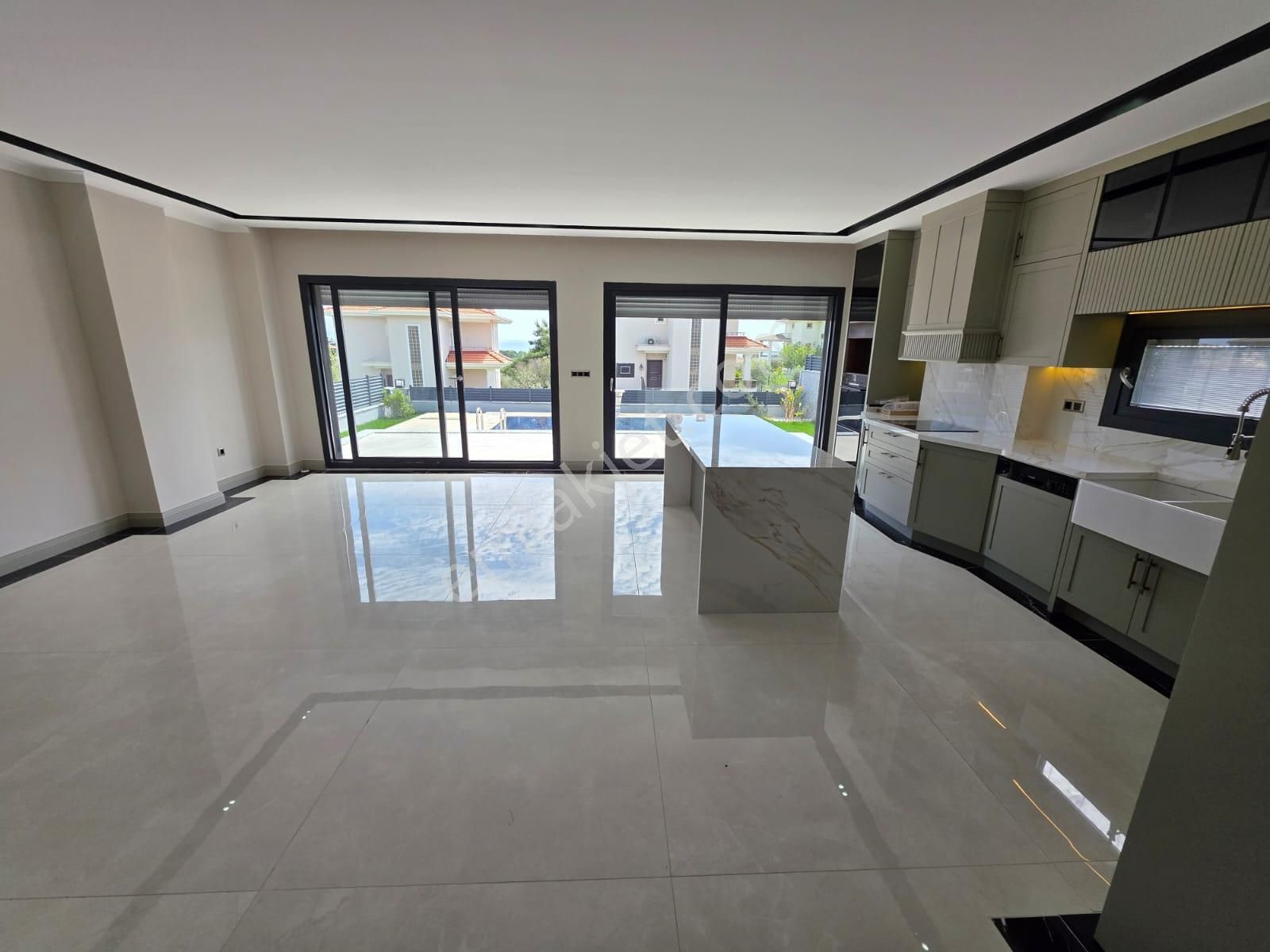 Göz Alıcı Tasarım Özgür Yaşam Havuzlu Bahçeli Müstakil 4+1villa - Görsel 8