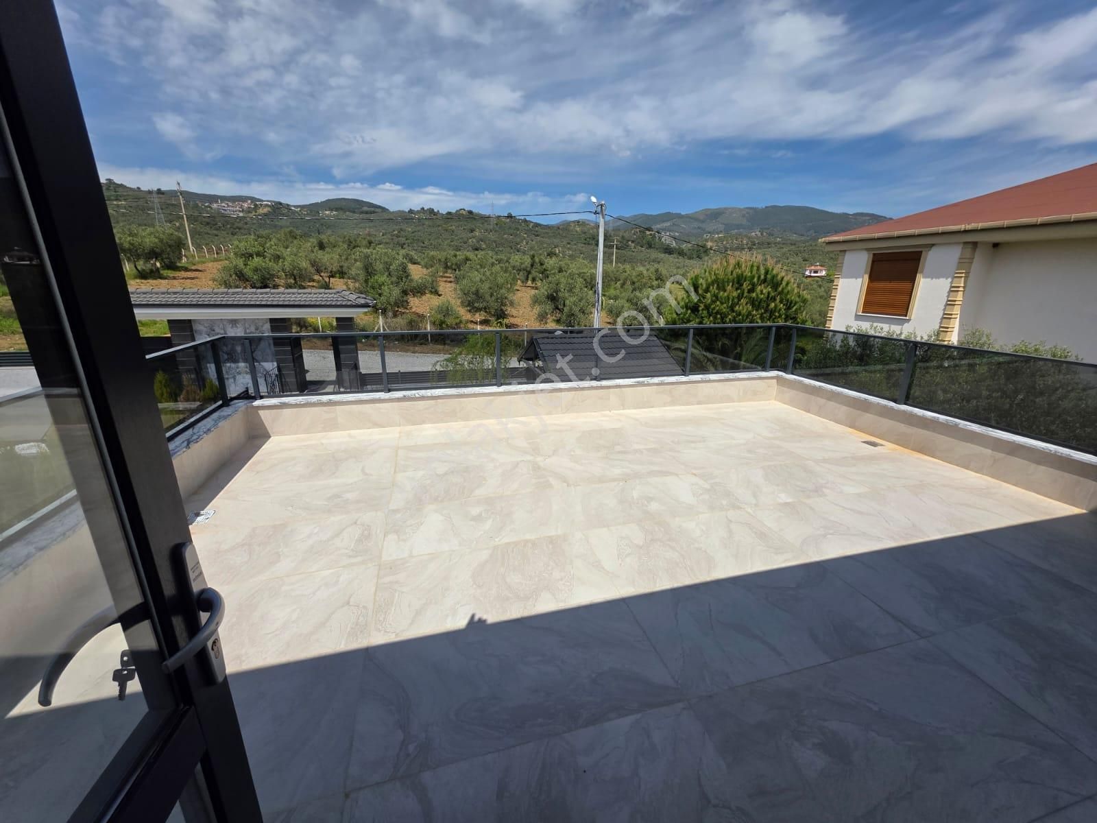 Göz Alıcı Tasarım Özgür Yaşam Havuzlu Bahçeli Müstakil 4+1villa - Görsel 18