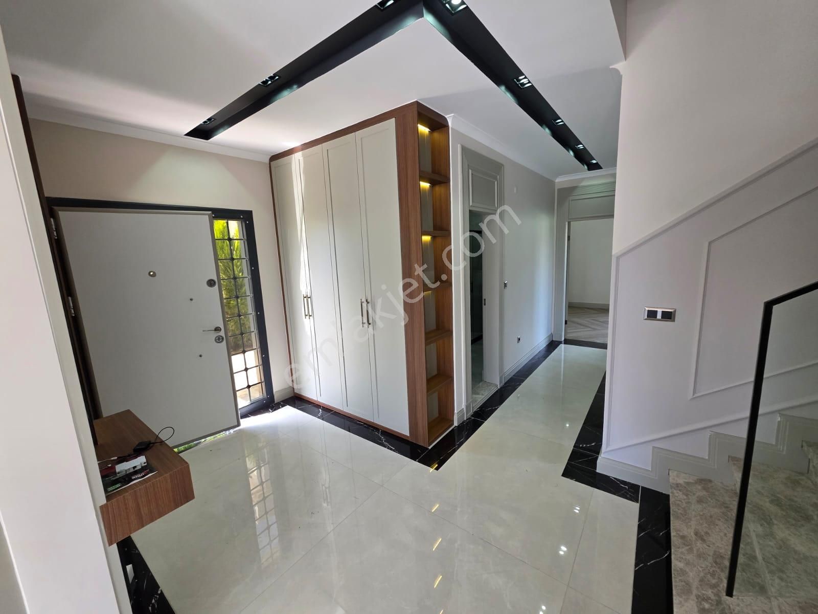 Göz Alıcı Tasarım Özgür Yaşam Havuzlu Bahçeli Müstakil 4+1villa - Görsel 17