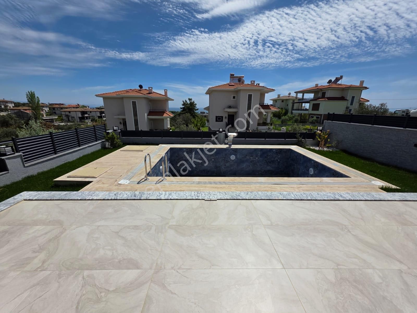Göz Alıcı Tasarım Özgür Yaşam Havuzlu Bahçeli Müstakil 4+1villa - Görsel 33