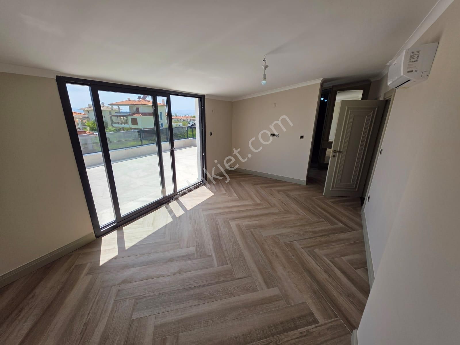 Göz Alıcı Tasarım Özgür Yaşam Havuzlu Bahçeli Müstakil 4+1villa - Görsel 9