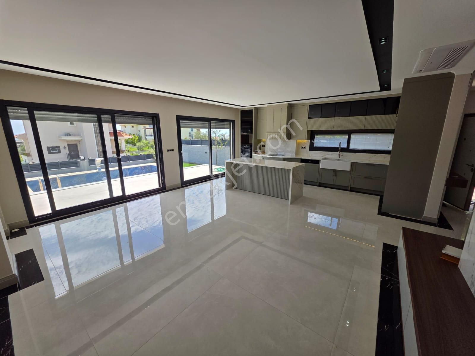 Göz Alıcı Tasarım Özgür Yaşam Havuzlu Bahçeli Müstakil 4+1villa - Görsel 4