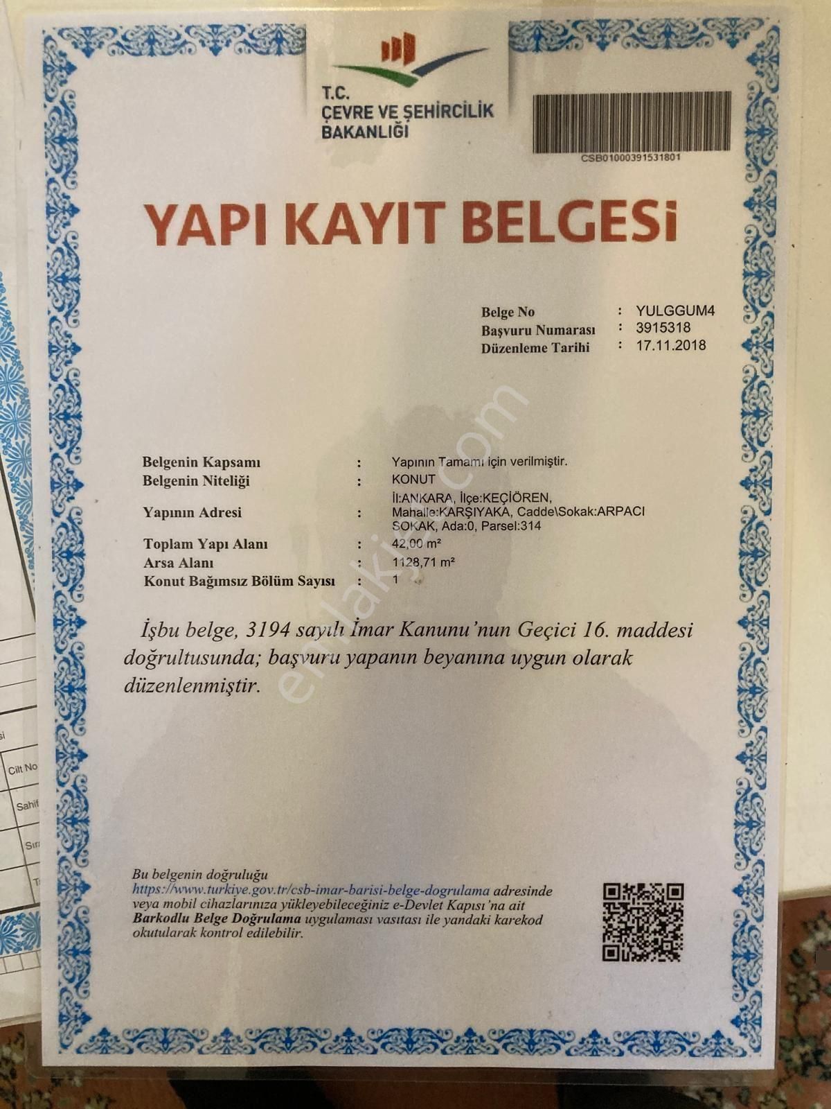 Tapulu Etrafı Çevrili Konteyner Ve Su Tankı Olan Bahçe - Görsel 20