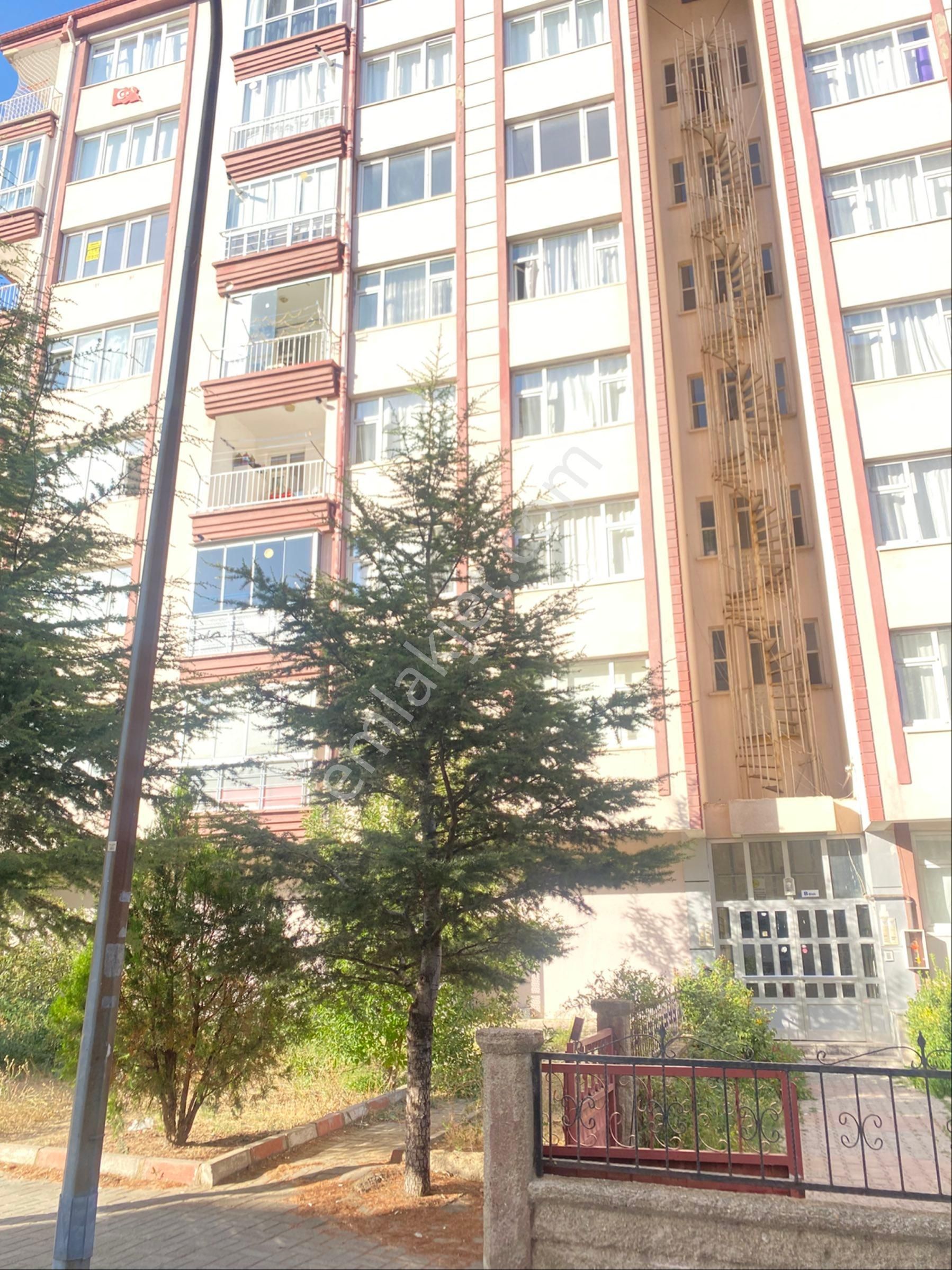 Dinamikten Satlık Çarşı Merkezde Daire