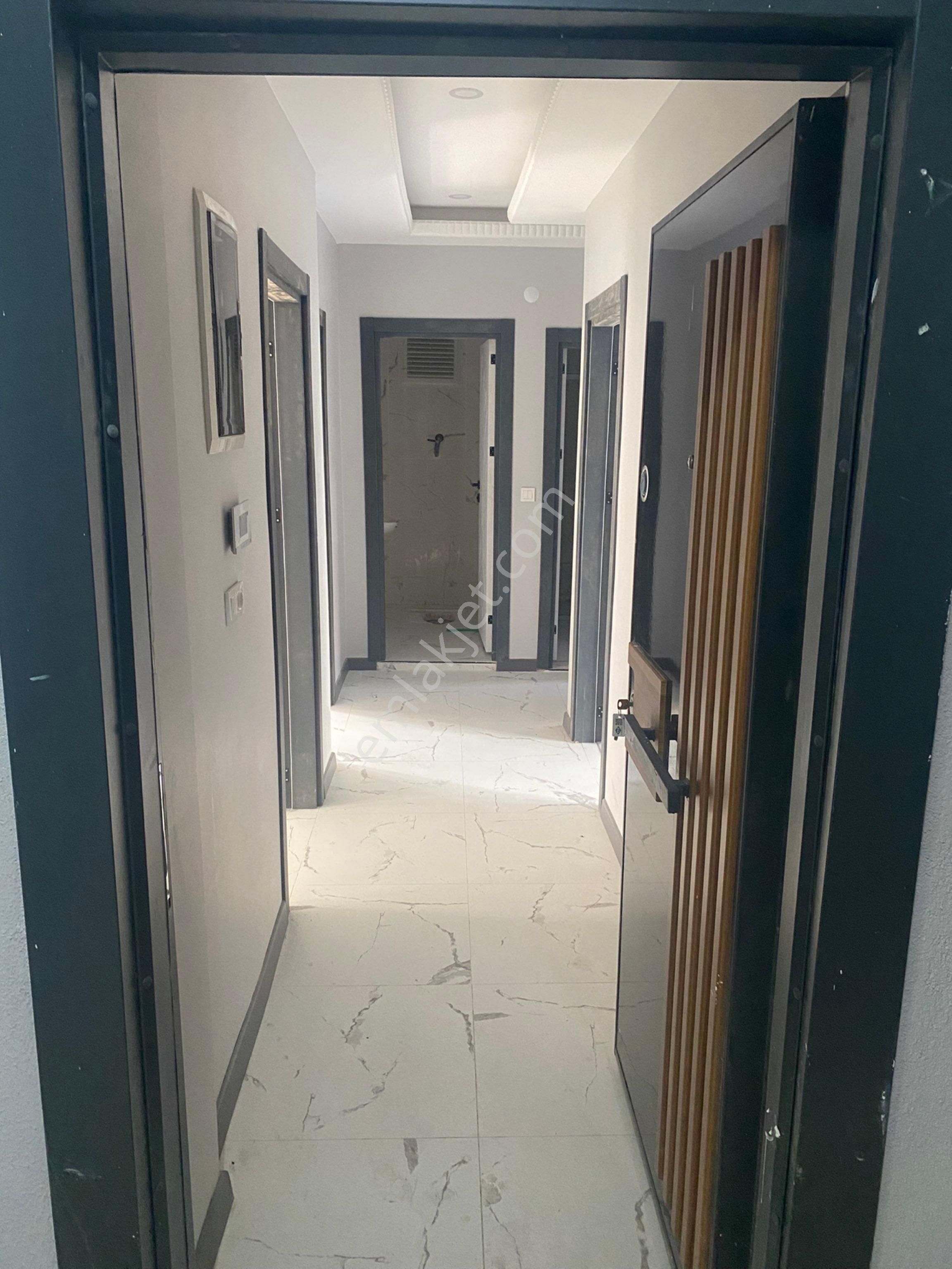 Emaalsiz Satılık 4+2 Dubleks Daire