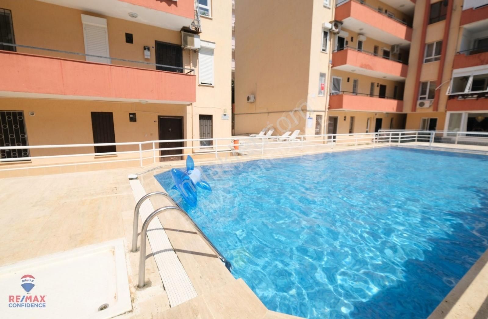 Alanya Mahmutlar Sümer 2 Sitesinde Kiralık 2+1 Eşyalı Daire