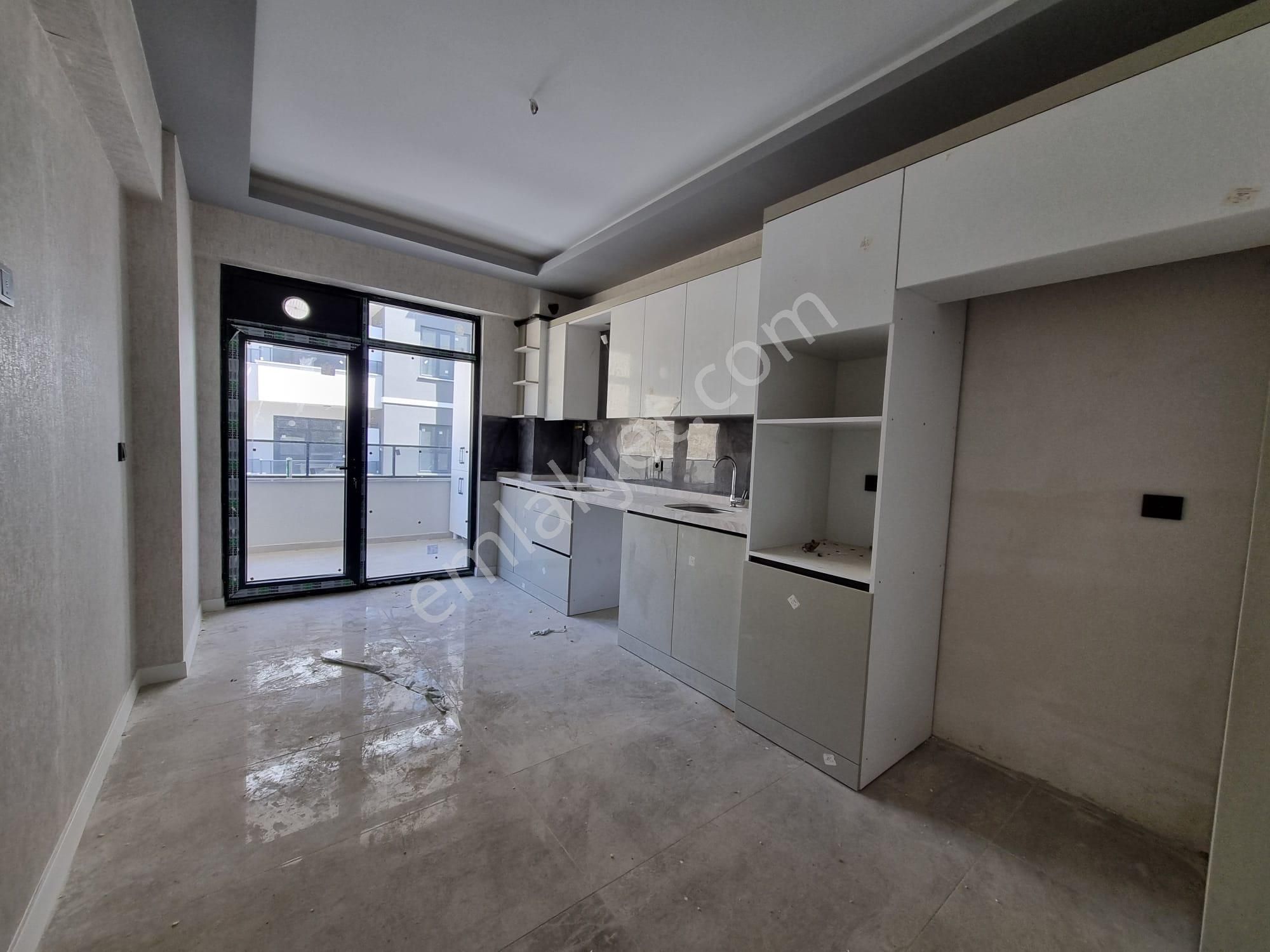 Selahaddin Eyyubi Mahallesin De Site İçi Geniş 2+1 Sıfır Daire