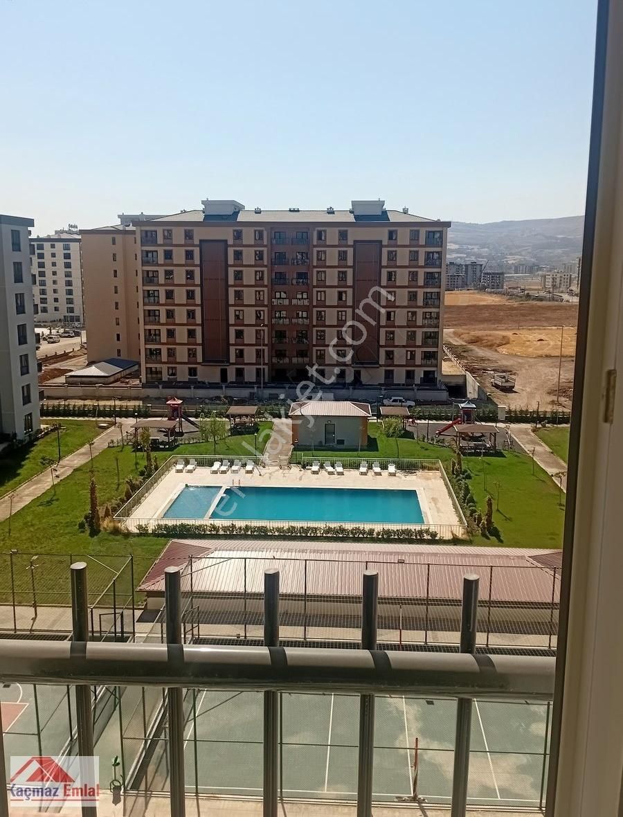 Çanakkale Esenler Karacaören Caddesi'nde Kiralık 3+1 Daire
