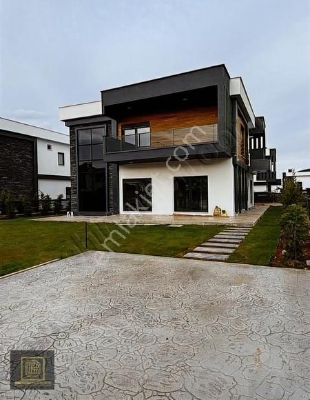 Dgn Group'tan Abdulhamidhan Caddesine Cephe 5,5+1 A+++plus Villa