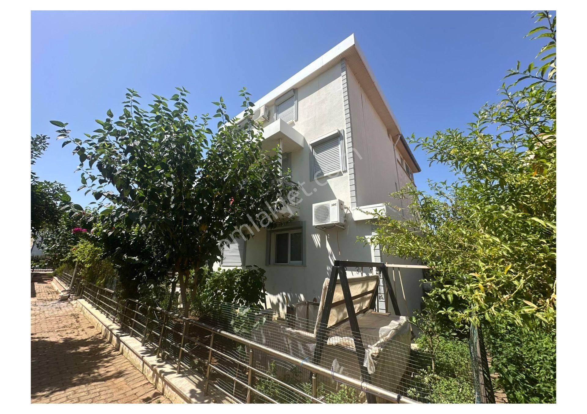Didim Altınkum Mahallesinde 4+1 Bahçeli Müstakil Villa