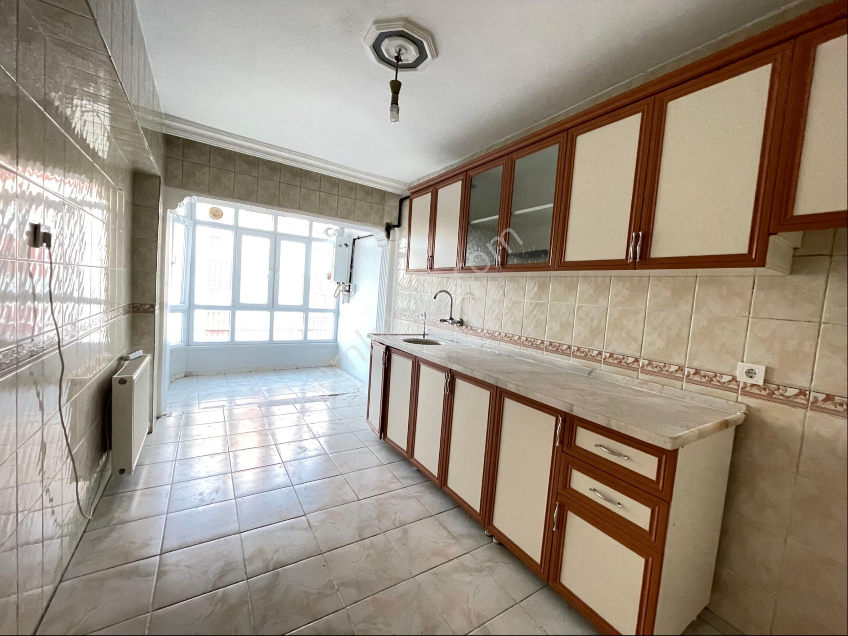 Kazım Karabekir Mah 3+1 Çok Geniş Ara Kat Daire