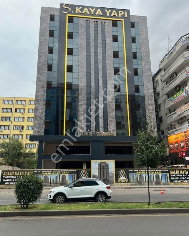 Kıralık Salıh Kaya Plazada 1+0 Daıre