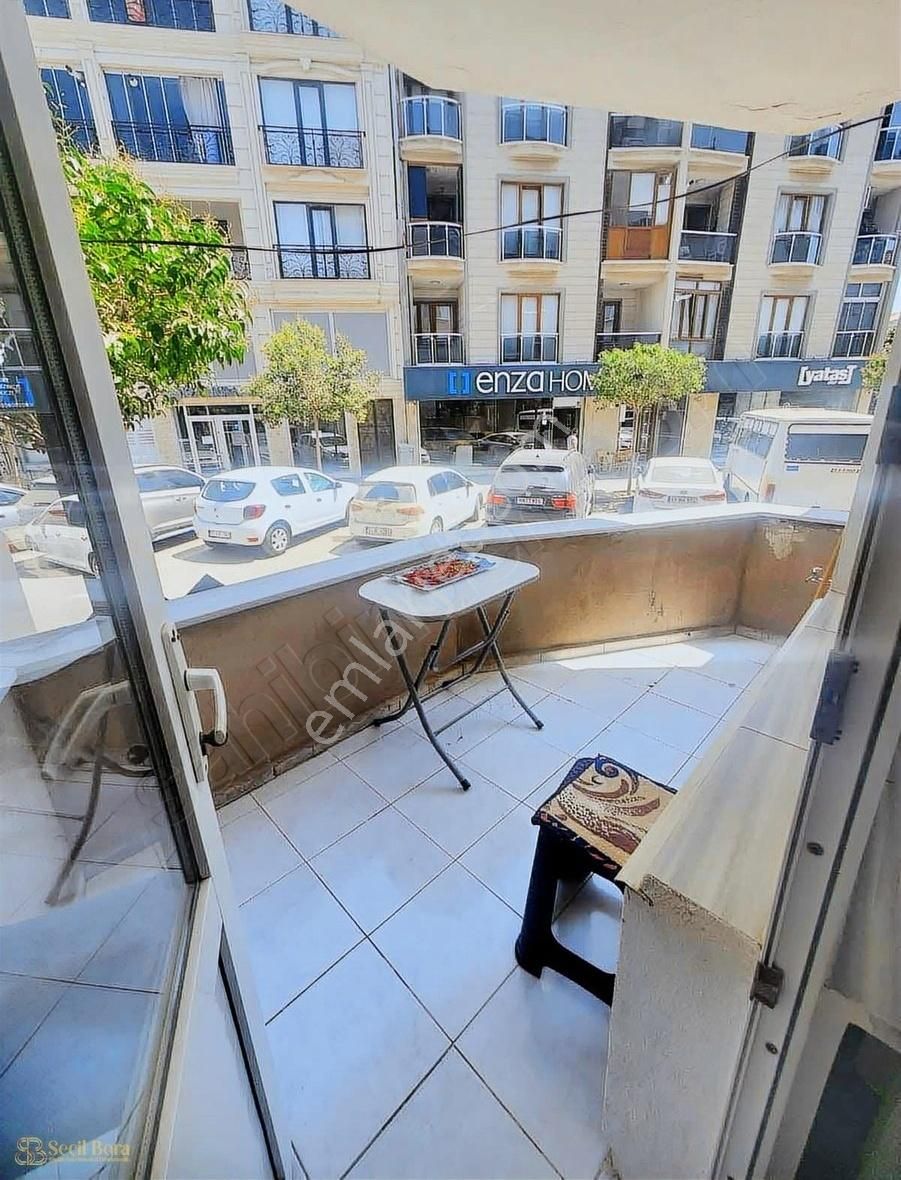 Seçil Bora'dan Merkez 'de Kiralık 1+1