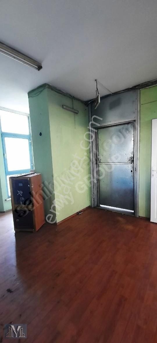 Küçükçekmece İkitelli Atölye Uygun İş Yeri 700.m2 Asansörlü
