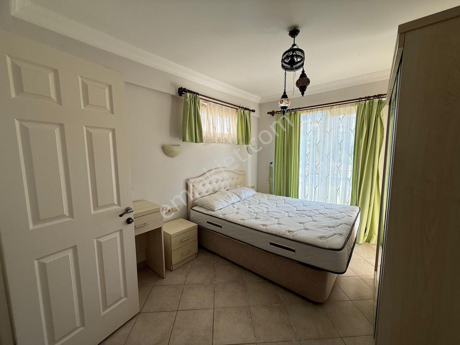 Denize Yakın Site Düzayak Konum Köşebaşı Ev Ön Blok Özel Plajlı Krediye Uygun Eşyalı Daire Yabancıda - Görsel 27