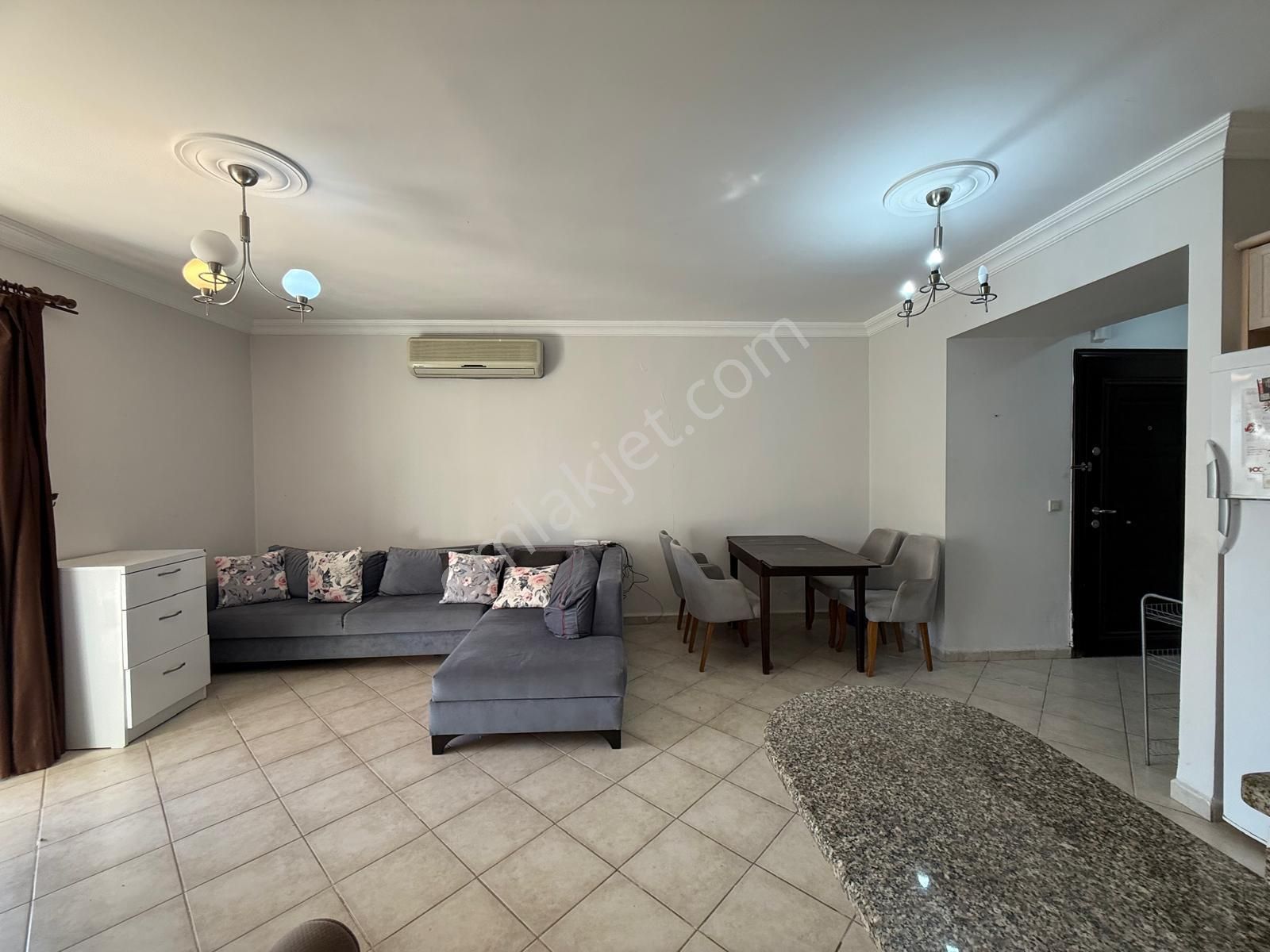 Denize Yakın Site Düzayak Konum Köşebaşı Ev Ön Blok Özel Plajlı Krediye Uygun Eşyalı Daire Yabancıda - Görsel 6