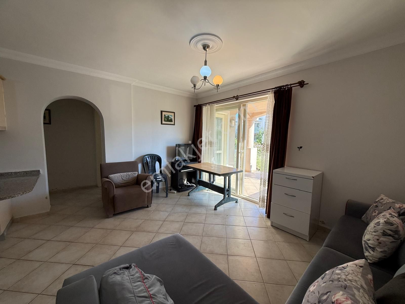 Denize Yakın Site Düzayak Konum Köşebaşı Ev Ön Blok Özel Plajlı Krediye Uygun Eşyalı Daire Yabancıda - Görsel 13