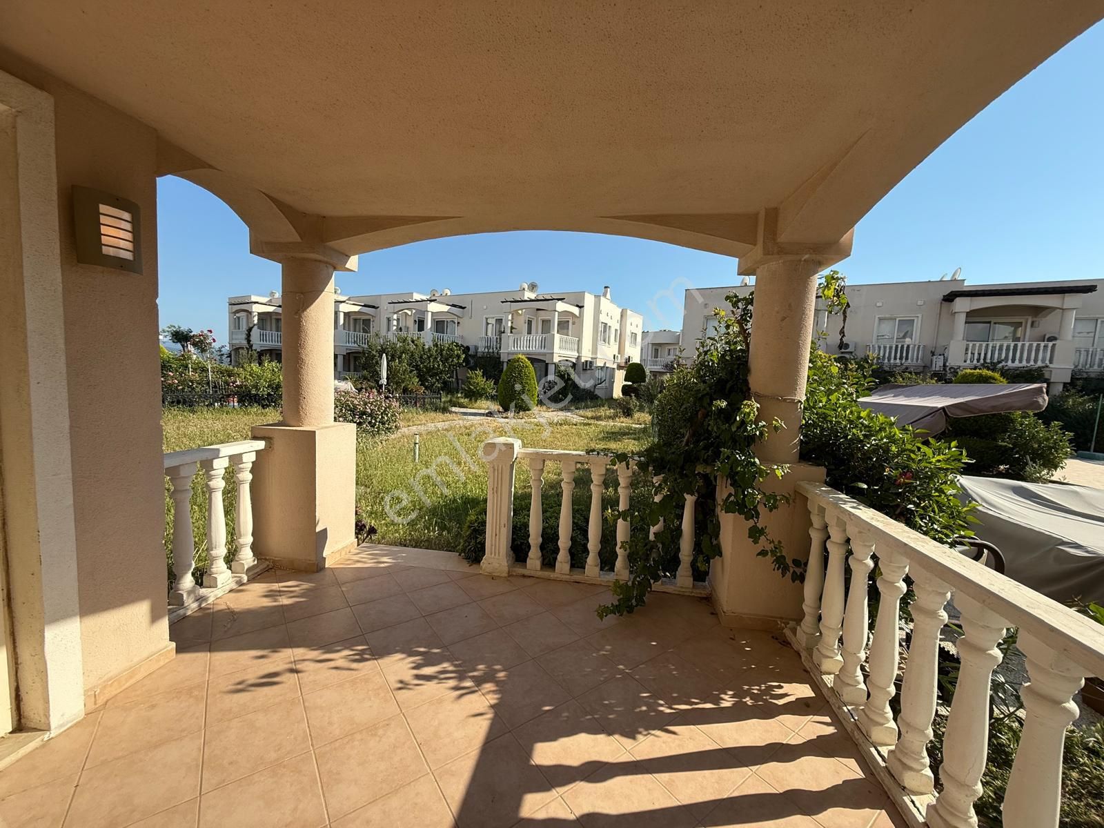 Denize Yakın Site Düzayak Konum Köşebaşı Ev Ön Blok Özel Plajlı Krediye Uygun Eşyalı Daire Yabancıda - Görsel 10