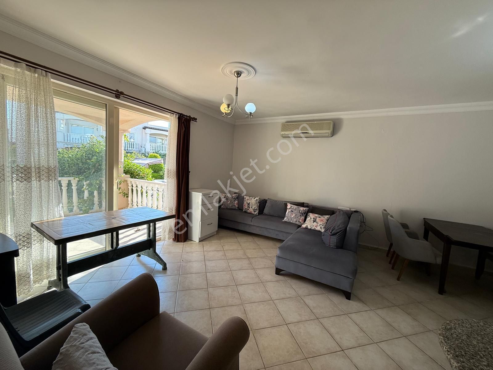 Denize Yakın Site Düzayak Konum Köşebaşı Ev Ön Blok Özel Plajlı Krediye Uygun Eşyalı Daire Yabancıda - Görsel 12